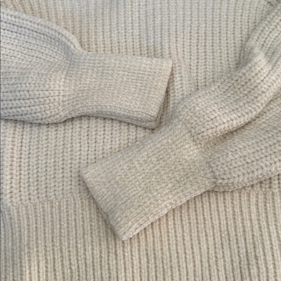 H&M Women’s Sweater Long Puff Sleeves Off White Medium - Picture 5 of 9